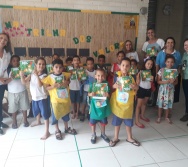 LANÇAMENTO DO LIVRO NTV - PARE OLHE E ESCUTE - ESCOLAS