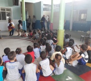 COLORIR - PROJETO CONTANDO HISTÓRIAS COLORINDO VIDAS - UMEI VILA VELHA