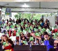 PARTICIPAÇÃO DO COLORIR NA FEIRA LITERÁRIA DO ES - PARE OLHE E ESCUTE!