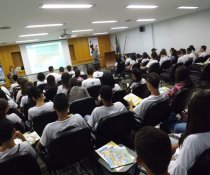PALESTRA INTERATIVA NO SENAC - VILA VELHA COM ADOLESCENTES APRENDIZES - VESPERTINO