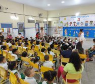 MAIS DE 400 CRIANÇAS FORAM CONTEMPLADAS COM LIVROS DOS CLÁSSICOS DA LITERATURA