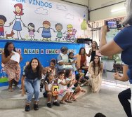 MAIS DE 400 CRIANÇAS FORAM CONTEMPLADAS COM LIVROS DOS CLÁSSICOS DA LITERATURA