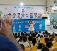 MAIS DE 400 CRIANÇAS FORAM CONTEMPLADAS COM LIVROS DOS CLÁSSICOS DA LITERATURA