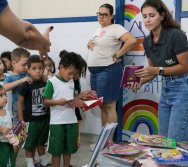 MAIS DE 400 CRIANÇAS FORAM CONTEMPLADAS COM LIVROS DOS CLÁSSICOS DA LITERATURA