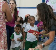 MAIS DE 400 CRIANÇAS FORAM CONTEMPLADAS COM LIVROS DOS CLÁSSICOS DA LITERATURA