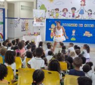 MAIS DE 400 CRIANÇAS FORAM CONTEMPLADAS COM LIVROS DOS CLÁSSICOS DA LITERATURA