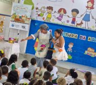 MAIS DE 400 CRIANÇAS FORAM CONTEMPLADAS COM LIVROS DOS CLÁSSICOS DA LITERATURA