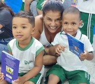 MAIS DE 400 CRIANÇAS FORAM CONTEMPLADAS COM LIVROS DOS CLÁSSICOS DA LITERATURA