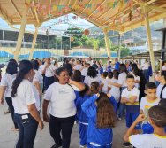 PAA - PASSEATA AMBIENTAL NA COMUNIDADE DE NAQUE - ESCOLA PEDRO FERNANDES
