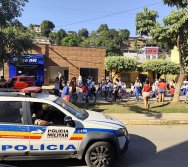 PAA - PASSEATA AMBIENTAL NA COMUNIDADE DE NAQUE - ESCOLA PEDRO FERNANDES