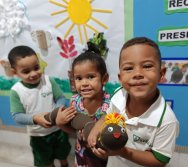 MASCOTE PROJETO COLORIR SUSTENTÁVEL PREMIADO - PARCERIA COM A EMPRESA ELKEM