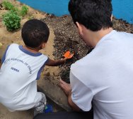 DIA DE PLANTAR RABANETES COM O CMEI REGIONAL SILVESTRE - PEQUENOS HORTICULTORES NO PROJETO COLORIR SUSTENTÁVEL