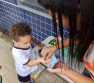 DIA DE PLANTAR RABANETES COM O CMEI REGIONAL SILVESTRE - PEQUENOS HORTICULTORES NO PROJETO COLORIR SUSTENTÁVEL