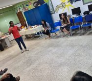 CONTANDO HISTÓRIAS COLORINDO VIDAS - PROJETO APOIE - PSICÓLOGOS E ASSISTENTES SOCIAIS (CARIACICA)