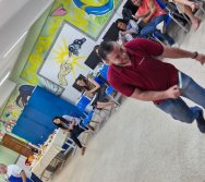 CONTANDO HISTÓRIAS COLORINDO VIDAS - PROJETO APOIE - PSICÓLOGOS E ASSISTENTES SOCIAIS (CARIACICA)