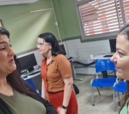 CONTANDO HISTÓRIAS COLORINDO VIDAS - PROJETO APOIE - PSICÓLOGOS E ASSISTENTES SOCIAIS (CARIACICA)