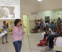 ESCOLA DE PAIS - MINHA CASA TAMBÉM É COLORIDA - CMEI CORA CORALINA