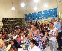 ESCOLA DE PAIS - MINHA CASA TAMBÉM É COLORIDA - CMEI CORA CORALINA