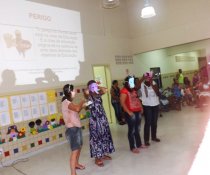 ESCOLA DE PAIS - MINHA CASA TAMBÉM É COLORIDA - CMEI CORA CORALINA