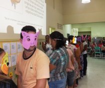 ESCOLA DE PAIS - MINHA CASA TAMBÉM É COLORIDA - CMEI CORA CORALINA