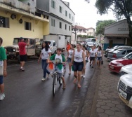 PC3ES  - CULMINÂNCIA DO PROJETO NA ESCOLA PROF ERNESTO NASCIMENTO COM PASSEATA NA RUA