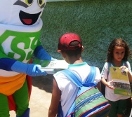 SUPER SUSTENTÁVEL CHEGA EM FUNDÃO E RECEPCIONA AS CRIANÇAS DA EMEF PROF ERNESTO NASCIMENTO