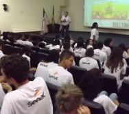 PALESTRA TODOS CONTRA O  BULLYING NO SENAC - 300 ADOLESCENTES CAPACITADOS