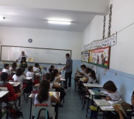 ATIVIDADE CONTANDO HISTÓRIAS COLORINDO VIDAS - ALUNOS DA ESCOLA LUDOVICO PAVONI - VITÓRIA