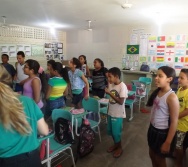 NA TRILHA DOS VALORES - CAPRI DE ALUNOS - ESCOLA ESCOLA EMEF ANTÔNIO V. DE REZENDE - SERRA