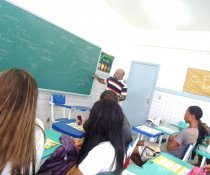 CASOS DE ESCOLA - CUIDA DE MIM - ENFRENTAMENTO AO BULLYING ESCOLAR