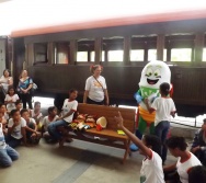 NA TRILHA DOS VALORES - 1ª ETAPA: VIVENCIAR - EEEF MANOEL PASCHOAL E EMEF ANTÔNIO V. REZENDE