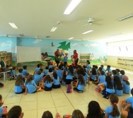 ENCONTRO DOS AUTORES DO LIVRO BULLYING COM ALUNOS DO COLÉGIO MARISTA.