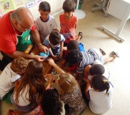 SENSIBILIZAÇÃO COM CRIANÇAS DE 3,4 E 5 ANOS APLICAÇÃO DO PROJETO COLORIR