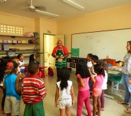 SENSIBILIZAÇÃO COM CRIANÇAS DE 3,4 E 5 ANOS APLICAÇÃO DO PROJETO COLORIR