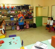 SENSIBILIZAÇÃO COM CRIANÇAS DE 3,4 E 5 ANOS APLICAÇÃO DO PROJETO COLORIR