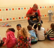 CONTANDO HISTÓRIAS NO CMEI MARIA AMÉLIA - PRAIA DE CARAPEBUS - SERRA.