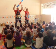 CONTANDO HISTÓRIAS NO CMEI MARIA AMÉLIA - PRAIA DE CARAPEBUS - SERRA.