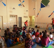 CONTANDO HISTÓRIAS NO CMEI MARIA AMÉLIA - PRAIA DE CARAPEBUS - SERRA.