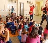 CONTANDO HISTÓRIAS NO CMEI MARIA AMÉLIA - PRAIA DE CARAPEBUS - SERRA.