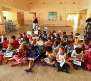 CONTANDO HISTÓRIAS NO CMEI MARIA AMÉLIA - PRAIA DE CARAPEBUS - SERRA.