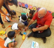 PROJETO COLORIR NO CMEI DE PRAIA DE CARAPEBUS - SERRA