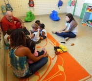 PROJETO COLORIR NO CMEI DE PRAIA DE CARAPEBUS - SERRA