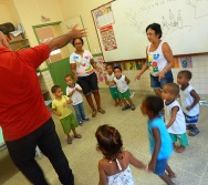 PROJETO COLORIR NO CMEI DE PRAIA DE CARAPEBUS - SERRA