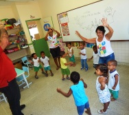 PROJETO COLORIR NO CMEI DE PRAIA DE CARAPEBUS - SERRA