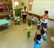 PROJETO COLORIR NO CMEI DE PRAIA DE CARAPEBUS - SERRA