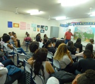 PALESTRA VIOLÊNCIA E JUVENTUDE - EEEF ZUMBI DOS PALMARES