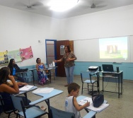 OFICINA O RESGATE DA LUDICIDADE ATRAVÉS DA CONTAÇÃO DE HISTÓRIAS