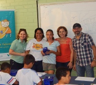 DESENHISTA ZOTA COM A TURMA DO NTV - PREMIAÇÃO DE ALUNOS - DESENHO DO MUSEU - EEEFM JONES JOSÉ