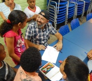 DESENHISTA ZOTA COM A TURMA DO NTV - PREMIAÇÃO DE ALUNOS - DESENHO DO MUSEU - EEEFM JONES JOSÉ
