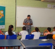 DESENHISTA ZOTA COM A TURMA DO NTV - PREMIAÇÃO DE ALUNOS - DESENHO DO MUSEU - EEEFM JONES JOSÉ